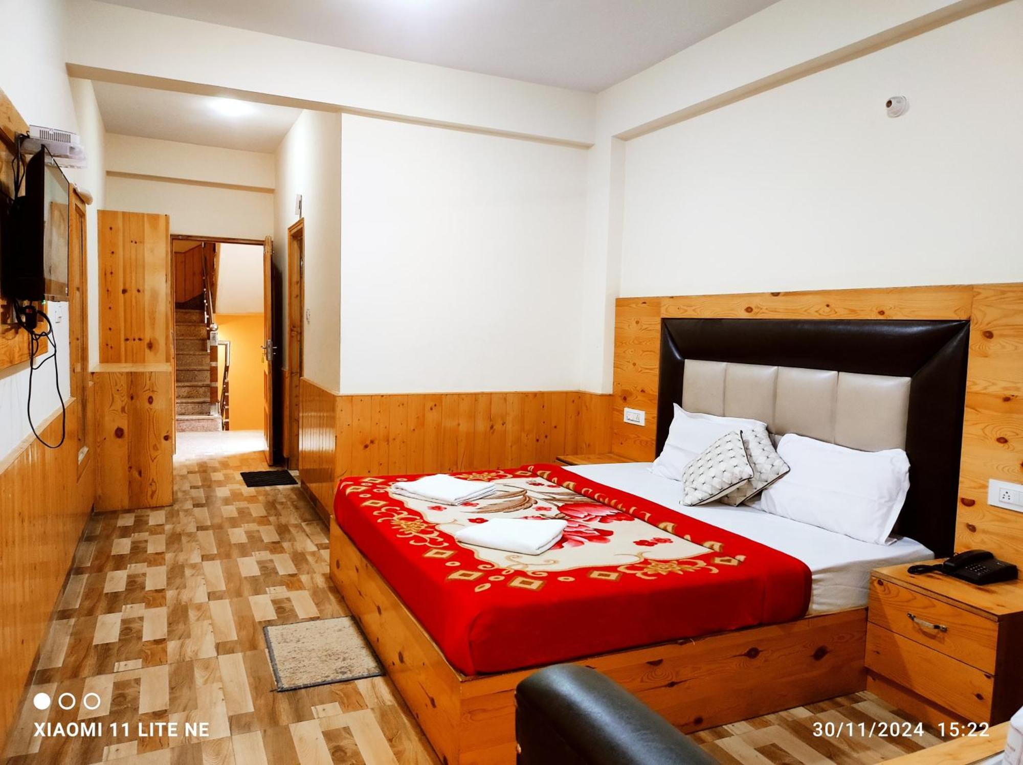 Hotel Anchal Residency Manali Eksteriør billede